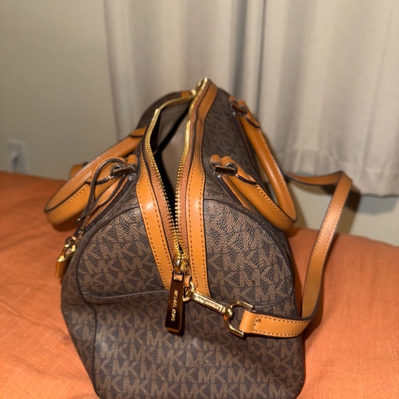 Michael Kors Bag and Wallet - Picture 5 of 6